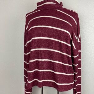 EUC So Heritage Womens Lightweight Maroon and White Mock Neck Sweater Size M